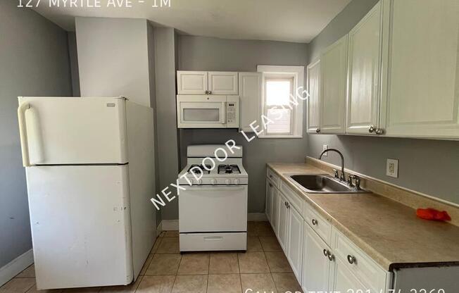 127 MYRTLE AVE