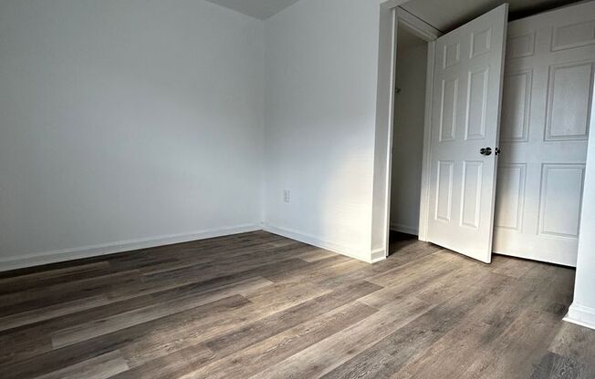 3 beds, 1.5 baths, $1,600, Unit 4053 Parrish St