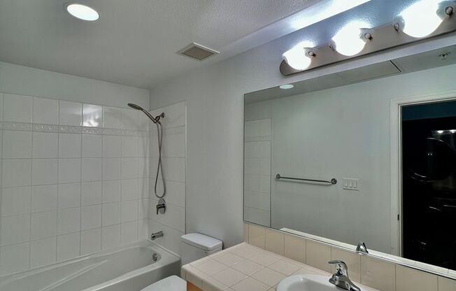 1 bed, 1.5 baths, $2,849, Unit # 313