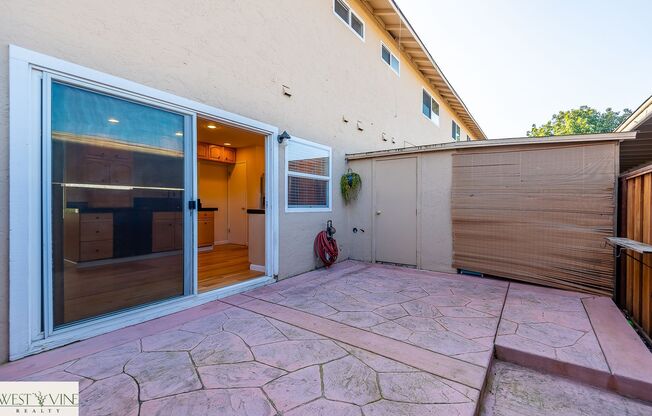 Cozy 3 Bed 1.5 Bath Town Home w/ Private Patio