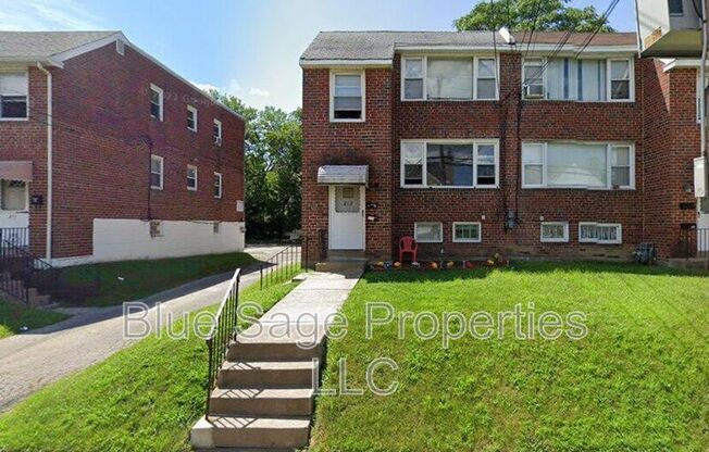 212 N WYCOMBE AVE