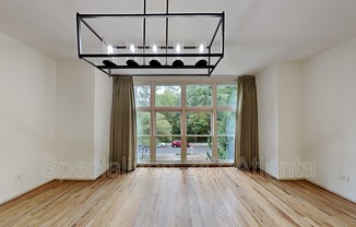 1330 FERNWOOD CIR NE