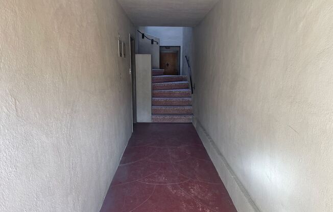 Top Floor 3 Bedroom Flat Available Now - Richmond District SF