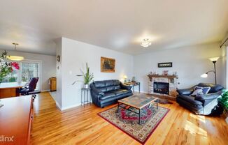 404 E Drake