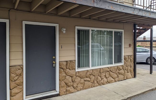 2855-2865 Front St NE