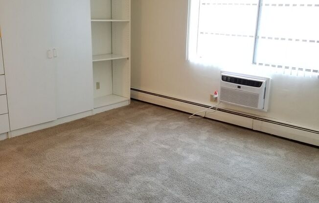 1 bed, 1 bath, 450 sqft, $1,225, Unit 121-9C