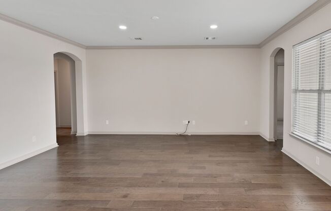 3 Bedroom in Pelican Lakes on Lake! Available Now