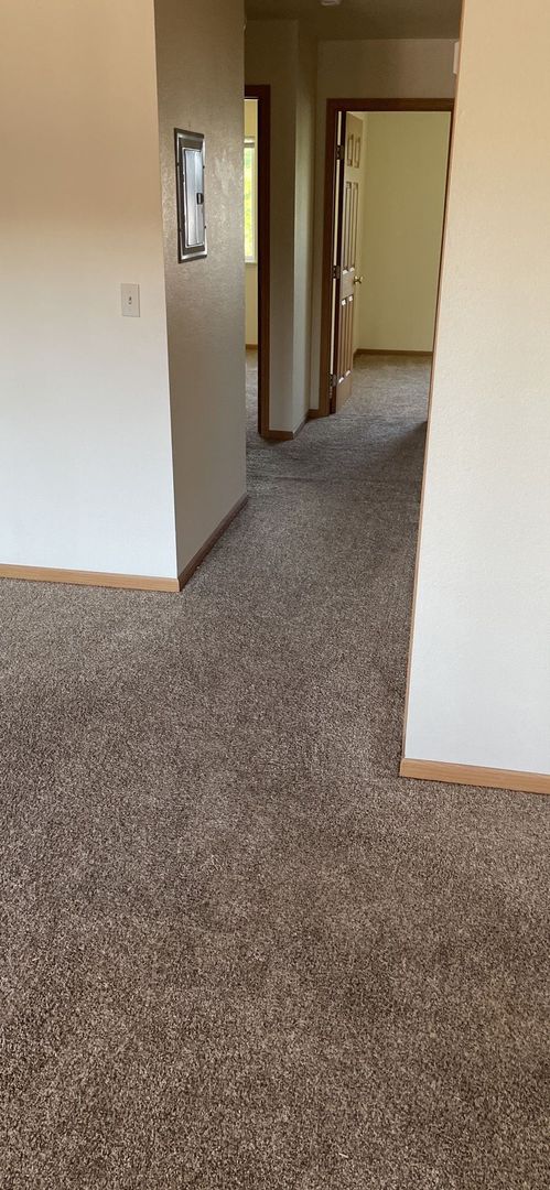 Bright & Convenient Townhouse Living!