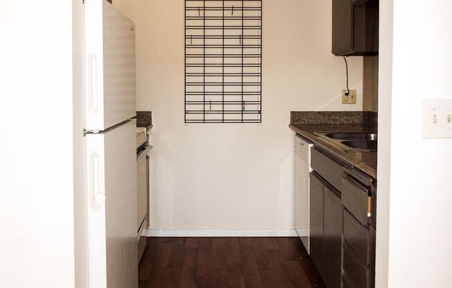 3 beds, 2 baths, 1,195 sqft, $3,553, Unit 306