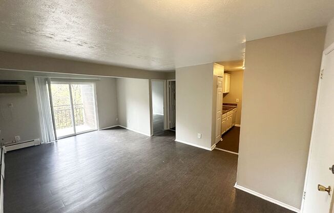 1 bed, 1 bath, 560 sqft, $815, Unit 715-17