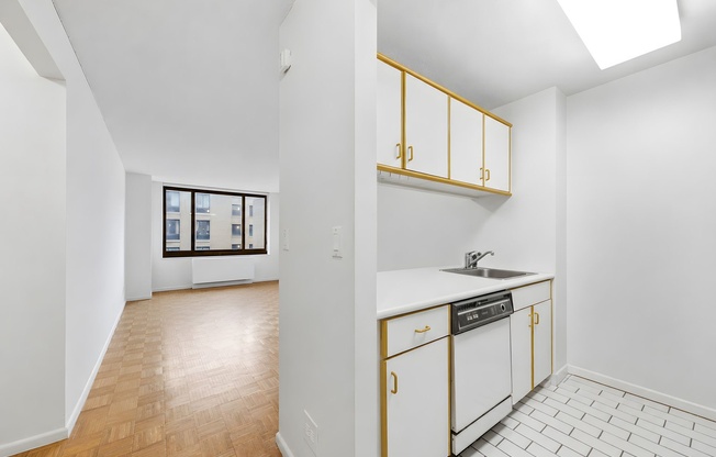1 bed, 1 bath, 610 sqft, $4,250, Unit 7C