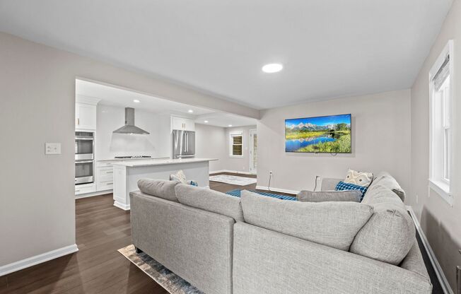 PRIME SCHNITZELBURG LOCATION!!!!!!!!