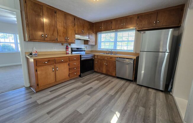 ***MOVE IN SPECIAL-DECEMBER RENT FREE***