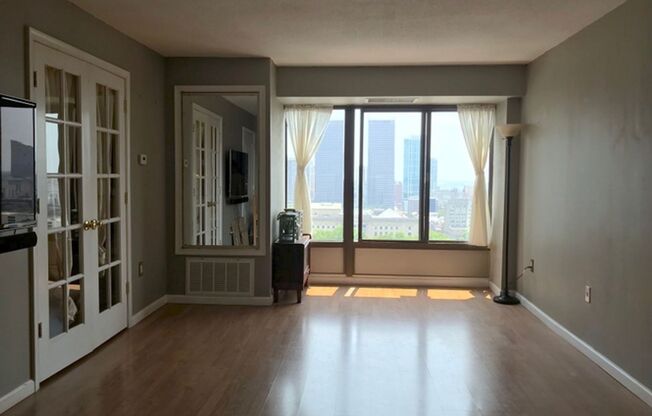 Bright Junior One Bedroom in CityView North Tower w/ Parking!