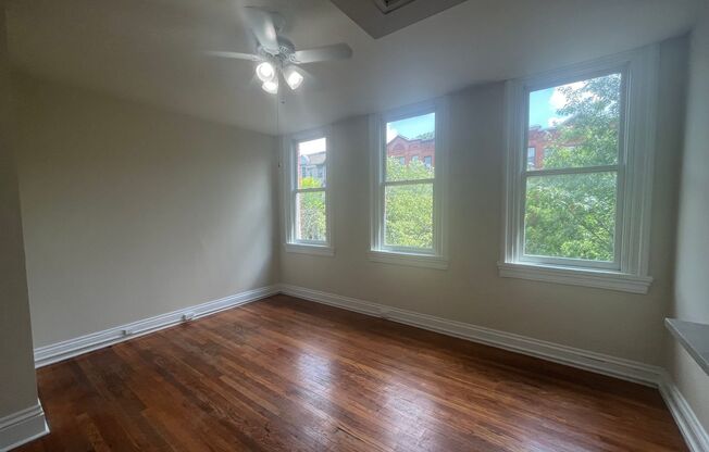 Studio, 1 bath, 330 sqft, $1,030, Unit 2F