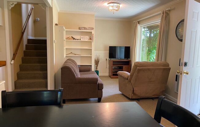 Long Beach Peninsula 2 bedroom Home w/ Hot Tub, Furnished MID-TERM