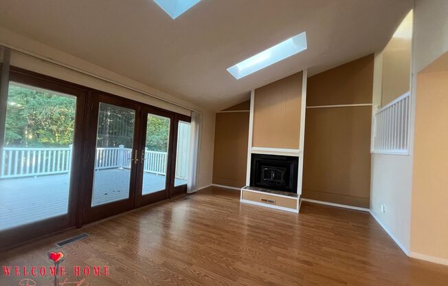 2 bedroom townhome condo with AMAZING view, brand new carpeting and a fresh coat of paint!!!