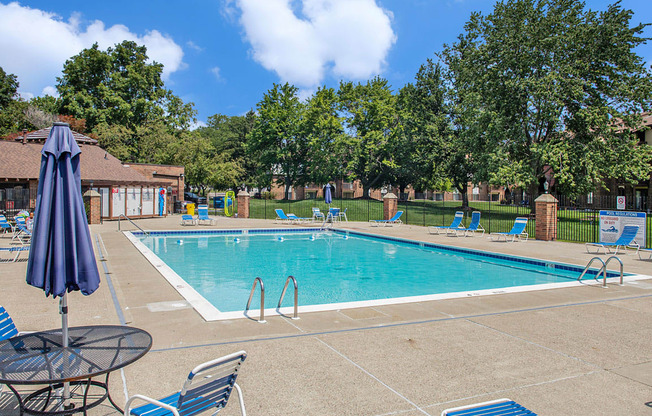 Crystal Clear Swimming Pool at Granada Apartments, Jackson