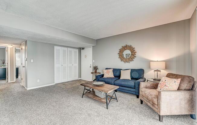 2 beds, 1 bath, 860 sqft, $1,154