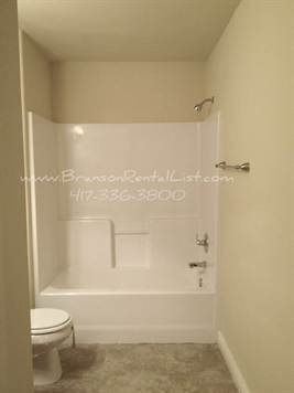 3 beds, 2 baths, $1,300