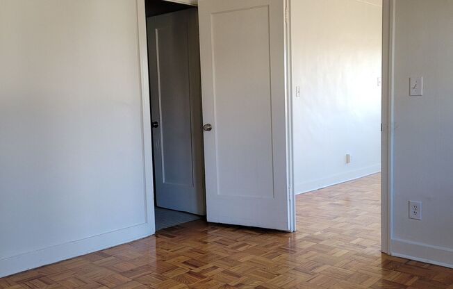 1 bed, 1 bath, 500 sqft, $1,045, Unit 528