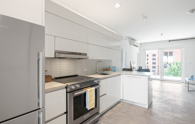 651 NEW YORK AVE