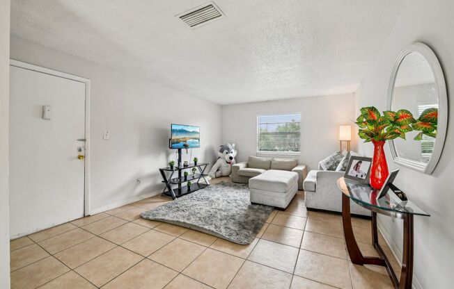 3 beds, 2 baths, 1,300 sqft, $1,800