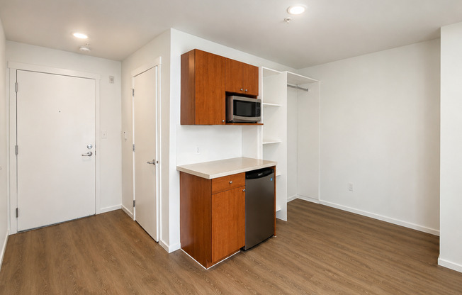 Studio, 1 bath, 175 sqft, $1,195, Unit 3419