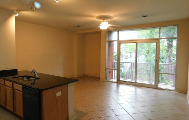 2 beds, 2 baths, $1,600, Unit Unit 113