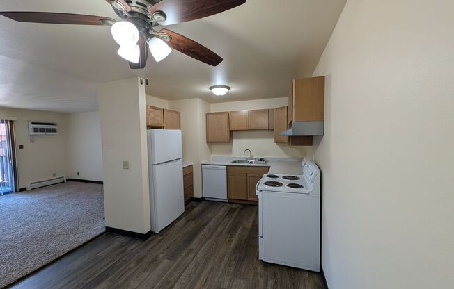 2 beds, 1 bath, 970 sqft, $1,299, Unit FB   2135