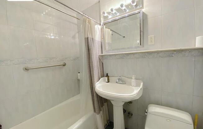 1 bed, 1 bath, 610 sqft, $4,150, Unit 3H
