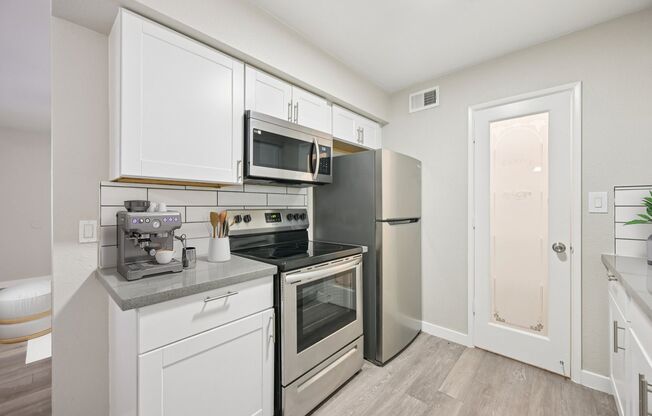 2 beds, 2 baths, 1,025 sqft, $1,399, Unit 1037