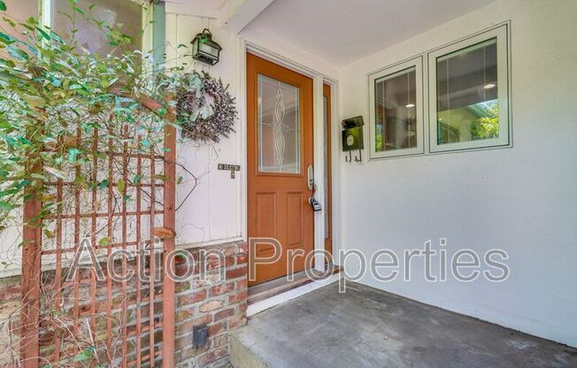 834 ORANGE AVE