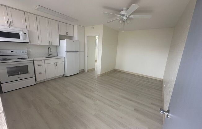 1 bed, 1 bath, $1,600, Unit 4