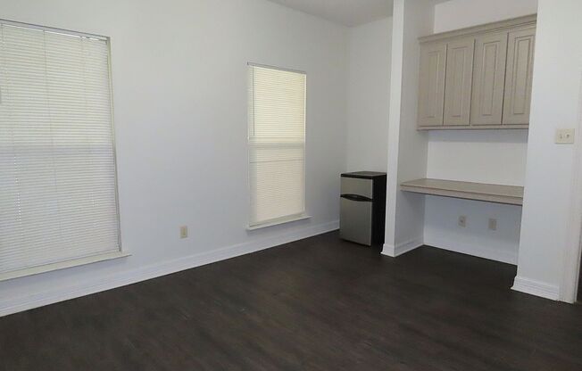 4 beds, 3.5 baths, 1,894 sqft, $1,995, Unit 3928 McDonald Rd