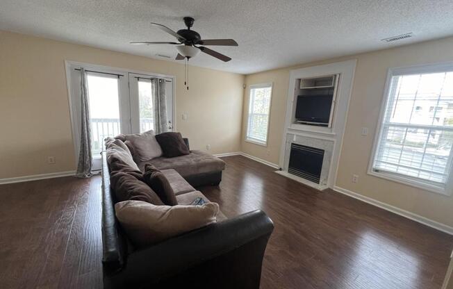 901 Litchfield Way Unit E