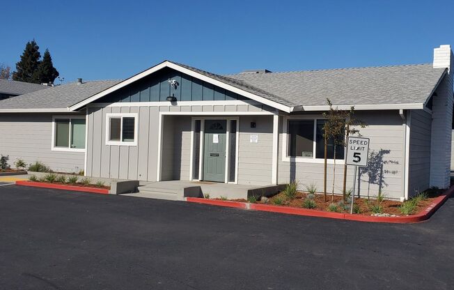 3 beds, 1 bath, 960 sqft, $1,850