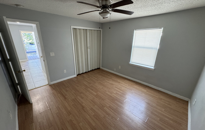 809 BENTLEY ST