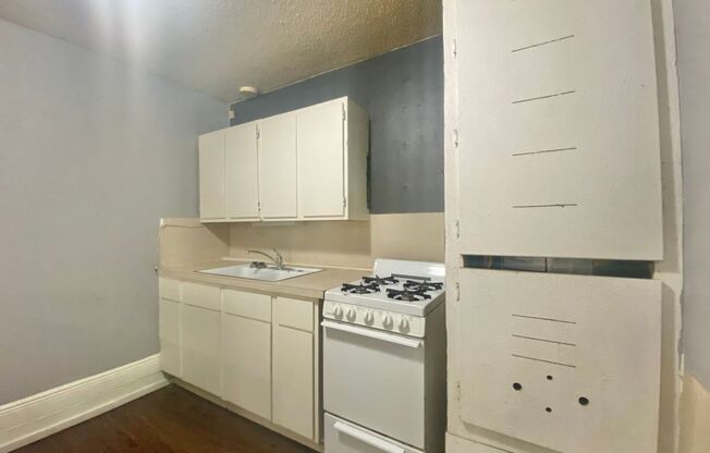 1 bed, 1 bath, 450 sqft, $600, Unit Back