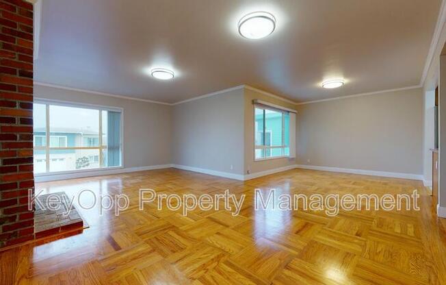 31 CRESTLINE AVE