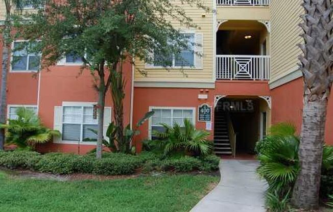 Spacious  and nice 2nd floor 2bed/1bath unit in the sought after Grand Key in South Tampa!