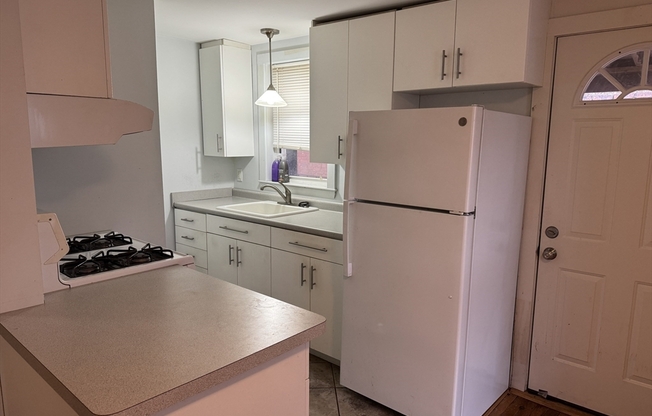 1 bed, 1 bath, 500 sqft, $1,900, Unit 4