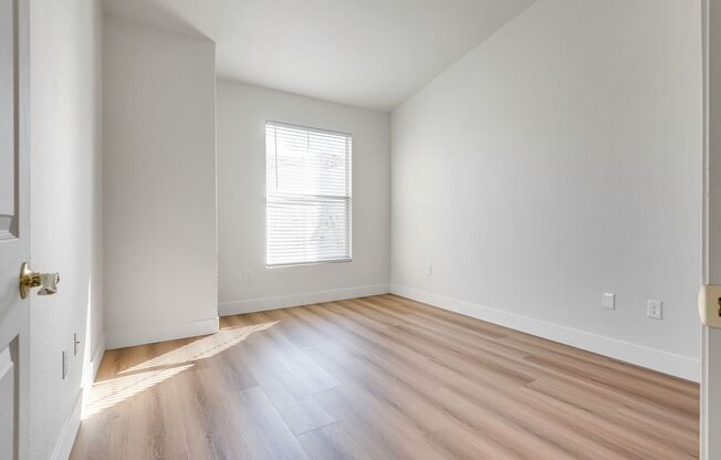 2 beds, 2 baths, $1,475, Unit # 2174