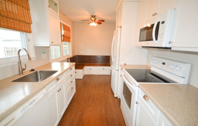 Beautiful Updated 2 Bedroom Available For Rent!