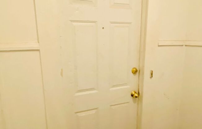4 N. Dooley Ave