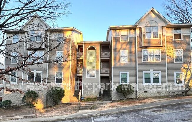 1018 5 BROOKHOLLOW DR