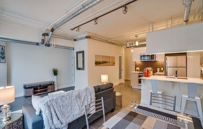 1 bed, 1 bath, 655 sqft, $1,800, Unit M06