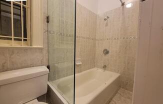 172 W 77 ST