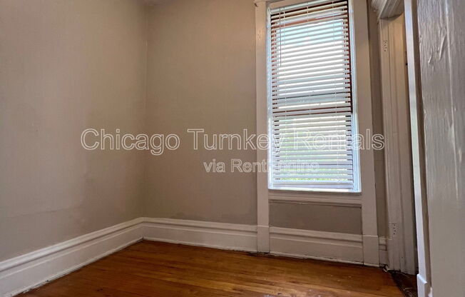2320 W 23 ST
