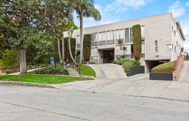 825 S. WINDSOR